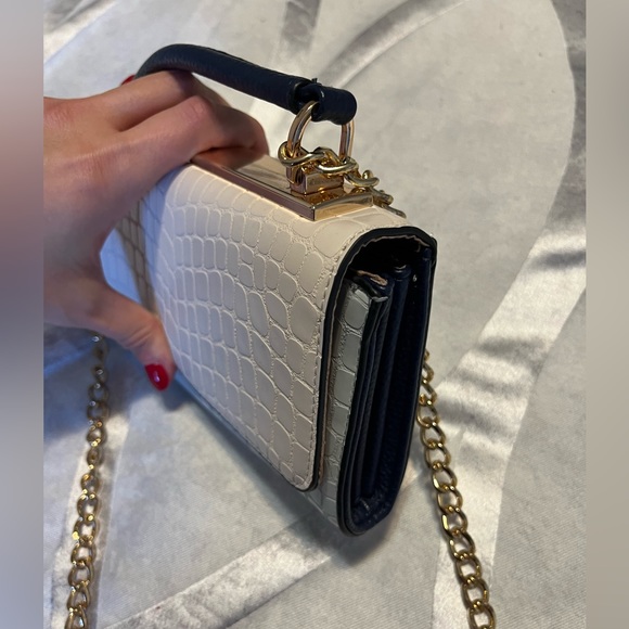 Cream wallet on chain - Picture 4 of 7